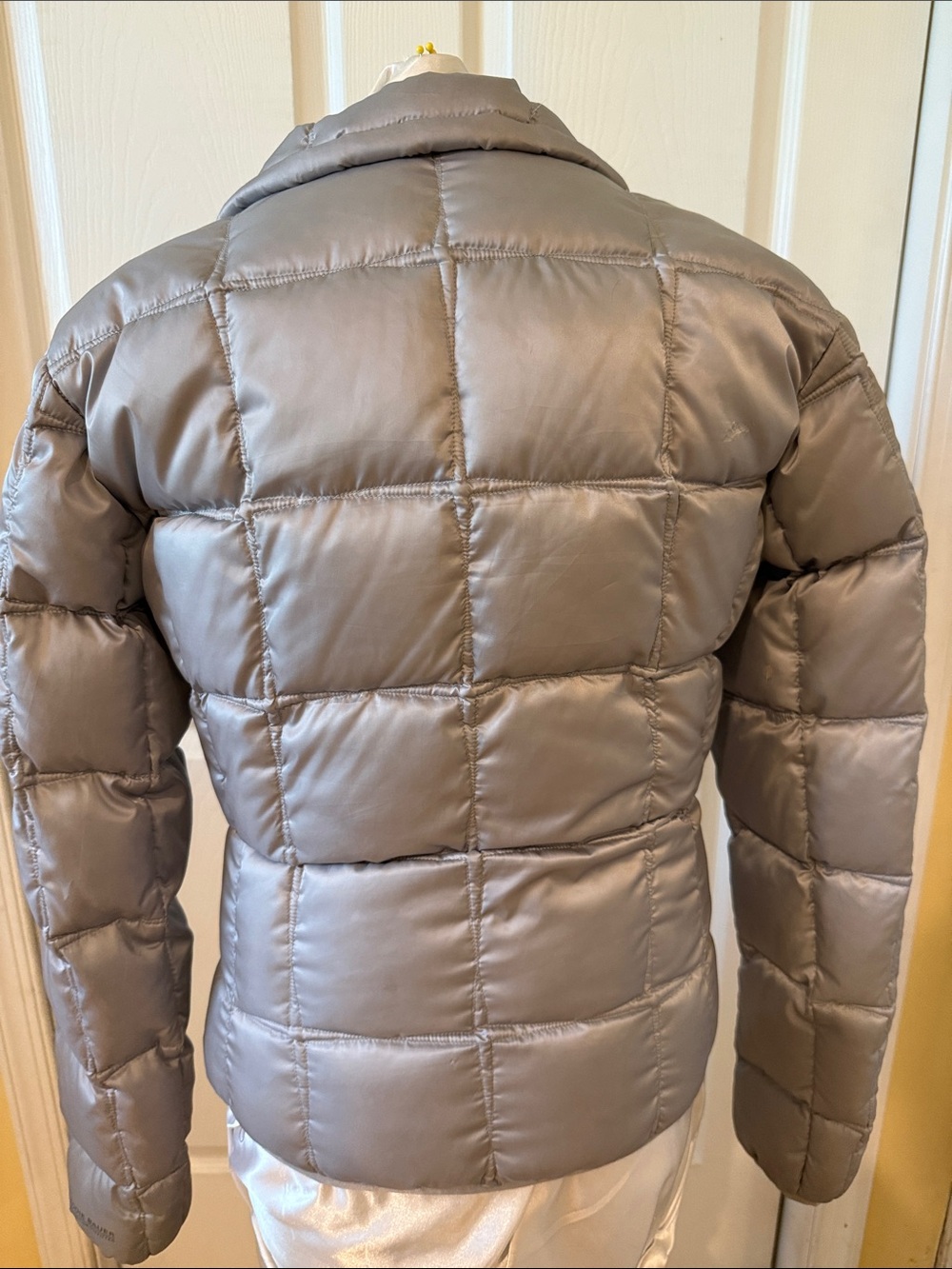 Eddie Bauer Silver Gray Down Puffer Jacket - Women's (sz - small) - Picture 4 of 9